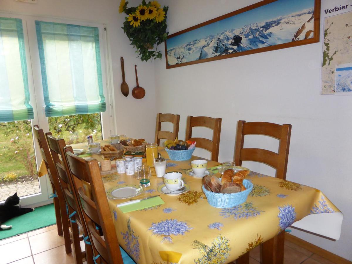 B&B Les Acacias Le Châble Buitenkant foto