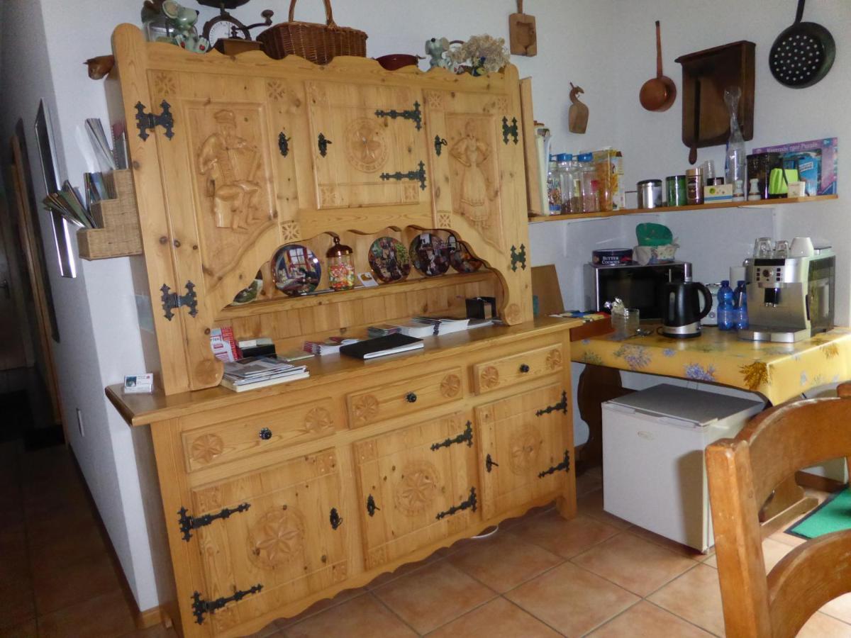 B&B Les Acacias Le Châble Buitenkant foto
